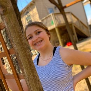 Meet your Posher, Olivia